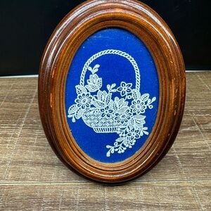 Vtg HL British Registered Design 4x6 Oval Photo Picture Frame W/Stitched Flowers